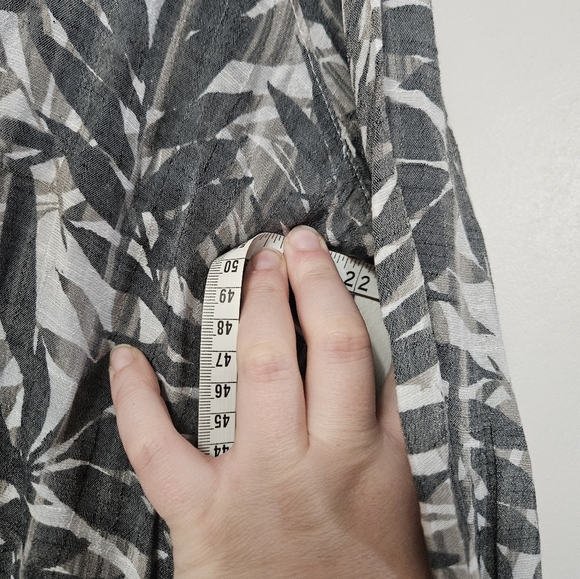 Ruby Rd. Gray Leaf Print Button Down Blouse! - Picture 3 of 4